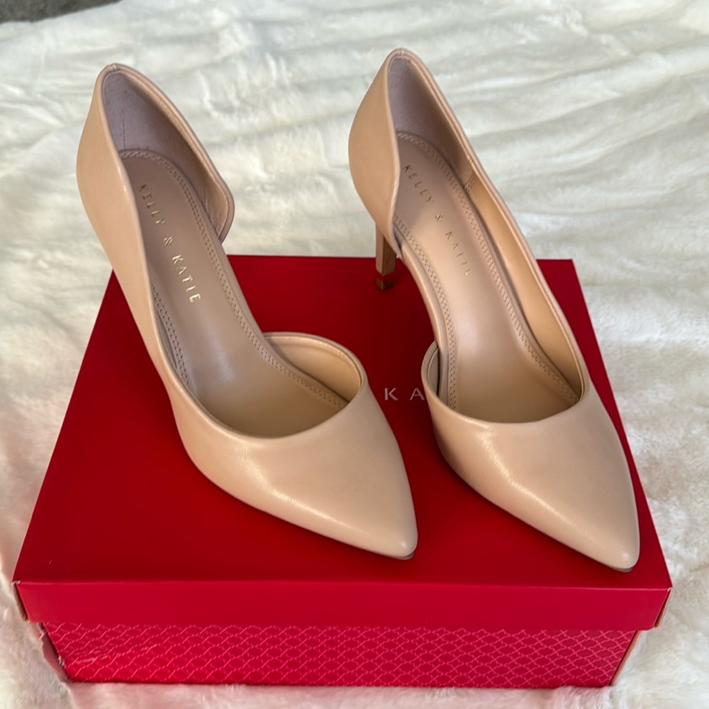Kellie & Katie Driella Pump